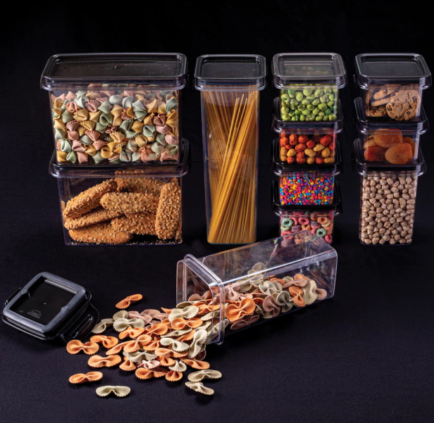 Qual a melhor maneira de guardar macarrão depois de aberto?